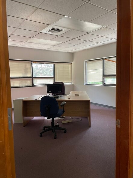 1602 Pike St NW, Auburn, WA for lease - Interior Photo - Image 2 of 13