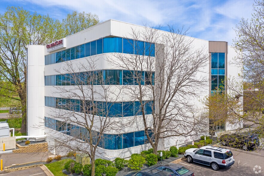 10700 Old County Highway 15, Plymouth, MN à louer - Photo du bâtiment - Image 1 de 4