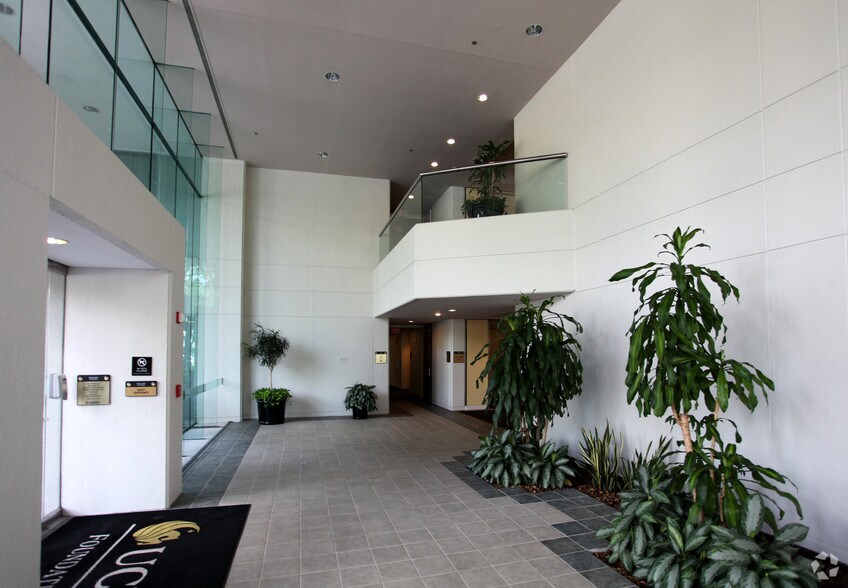 12424 Research Pky, Orlando, FL for lease - Lobby - Image 2 of 8