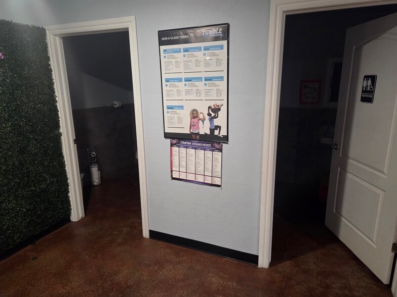 72 Miller ave, Elgin, OK for lease - Interior Photo - Image 3 of 6