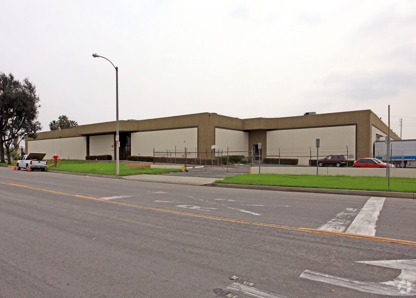 18626 S Reyes Ave, Compton, CA for lease - Primary Photo - Image 1 of 5