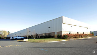 Plus de détails pour 323A Fairfield Rd, Freehold, NJ - Industriel à louer