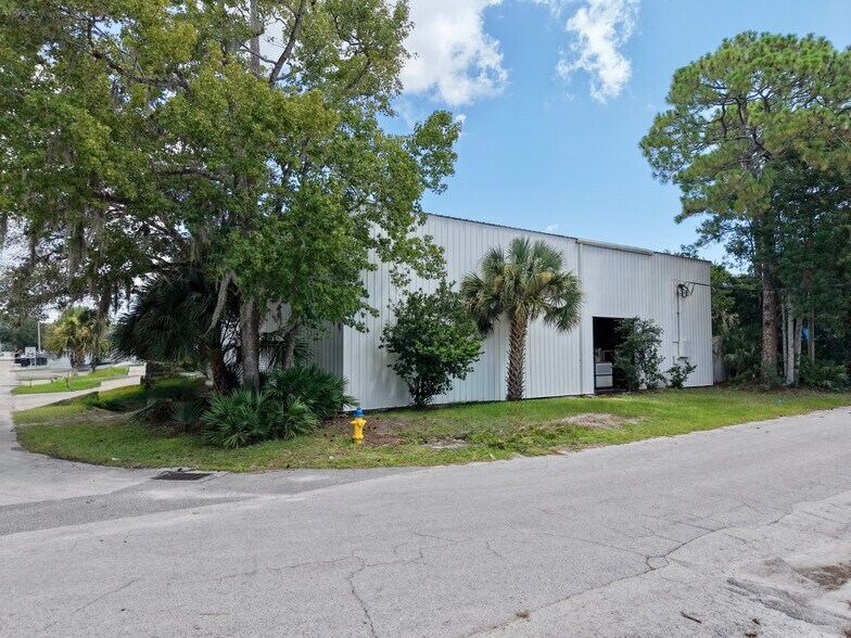 565 Parque Dr, Ormond Beach, FL à vendre - Photo du bâtiment - Image 3 de 13