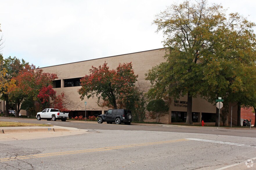 133 NW 8th St, Oklahoma City, OK à louer - Photo du bâtiment - Image 3 de 6