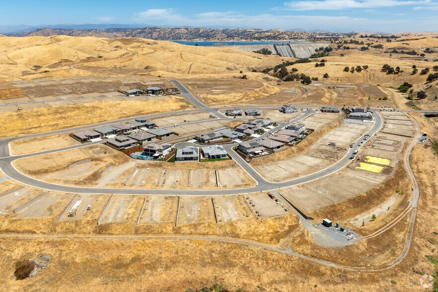 The Preserve at Millerton Lake portefeuille de 2 propriétés à vendre sur LoopNet.ca - Photo principale - Image 3 de 9