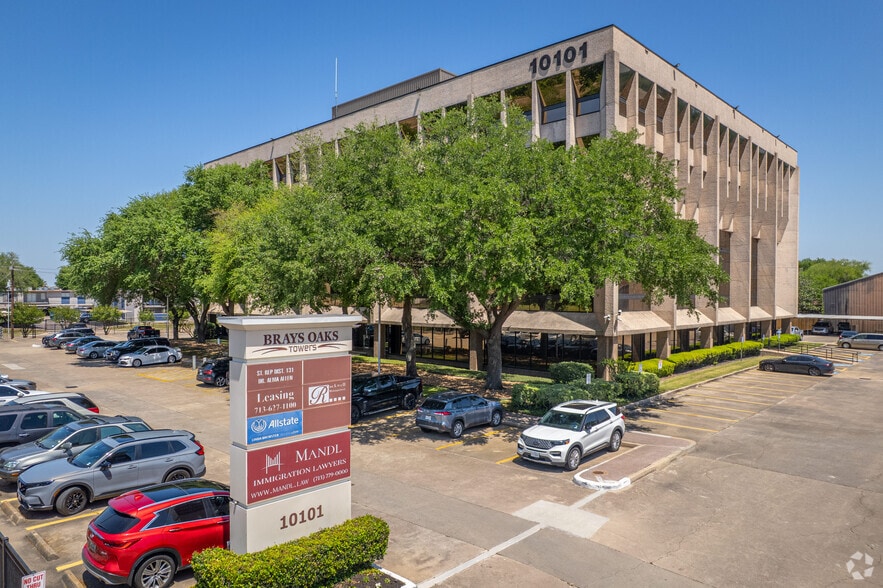 10101 Fondren Rd, Houston, TX for lease - Building Photo - Image 2 of 17