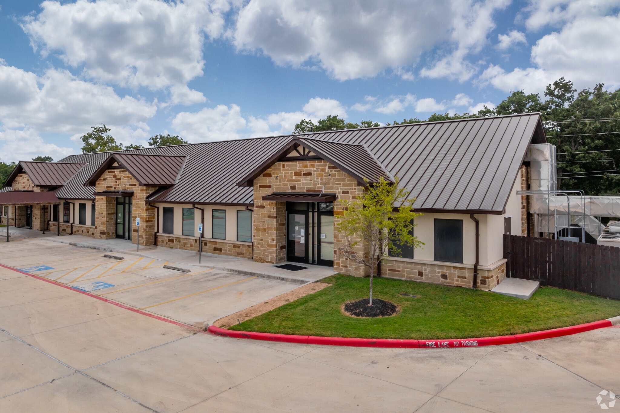 138 Old San Antonio Rd, Boerne, TX for lease Primary Photo- Image 1 of 23