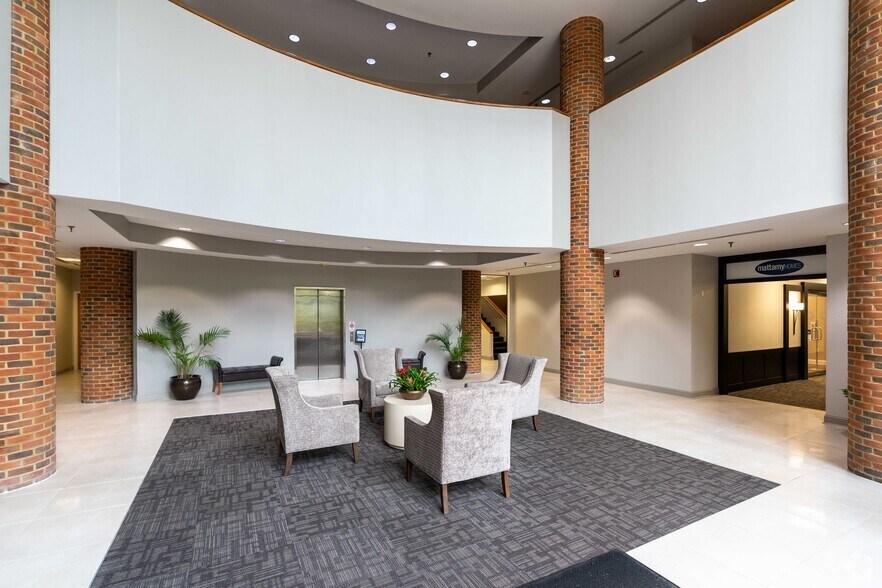 7800 Belfort Pky, Jacksonville, FL à louer - Hall d’entrée - Image 2 de 11