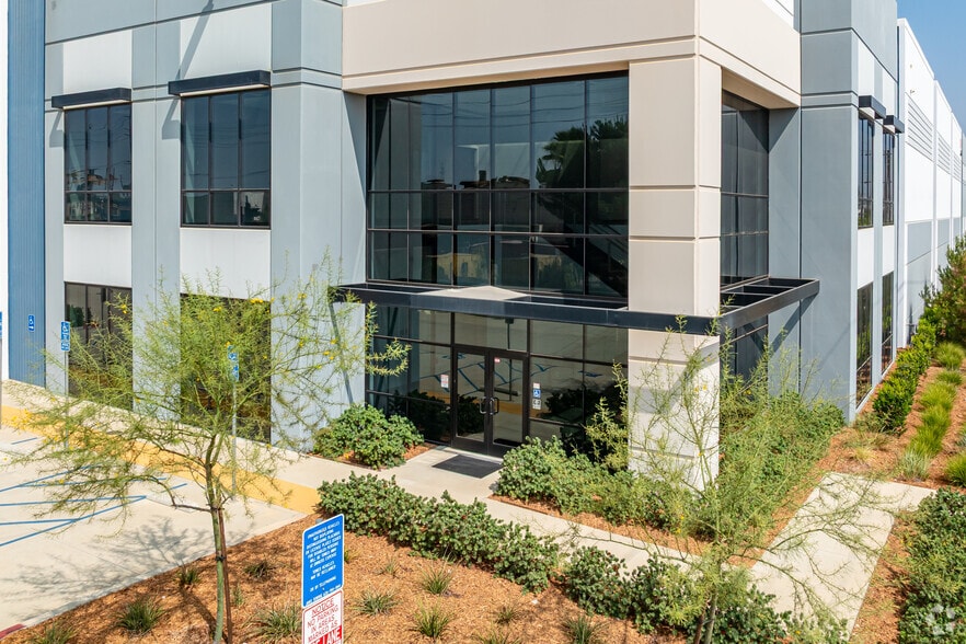 415 S Motor Ave, Azusa, CA for lease - Building Photo - Image 3 of 22