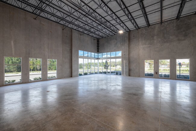 More details for 16200 Ben Hill Griffin Pky, Fort Myers, FL - Office, Industrial for Lease