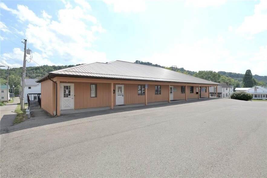 151 S Kennebec Ave, Mcconnelsville, OH for lease - Building Photo - Image 2 of 18