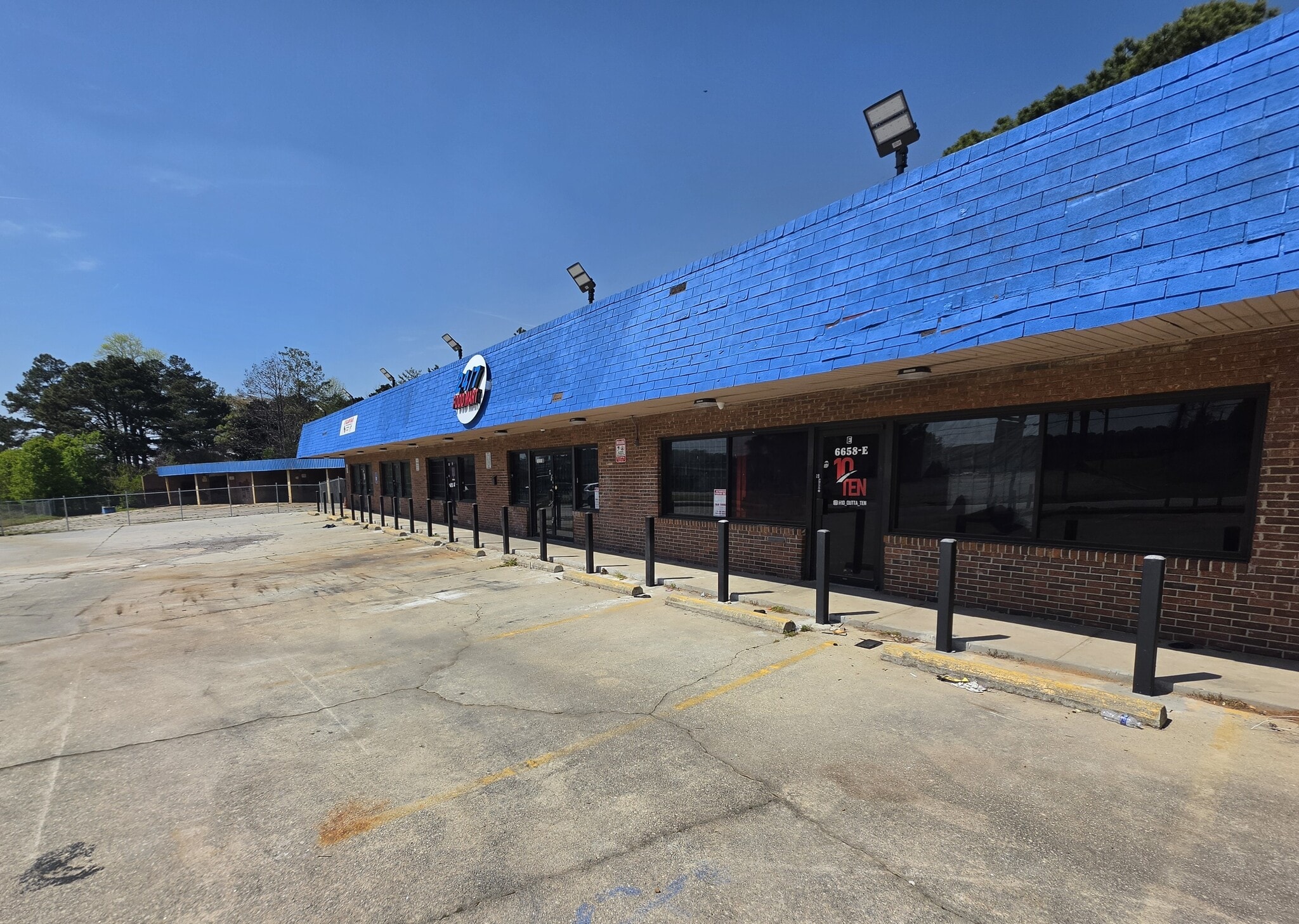 6658 Hillandale Dr, Lithonia, GA for lease Primary Photo- Image 1 of 6
