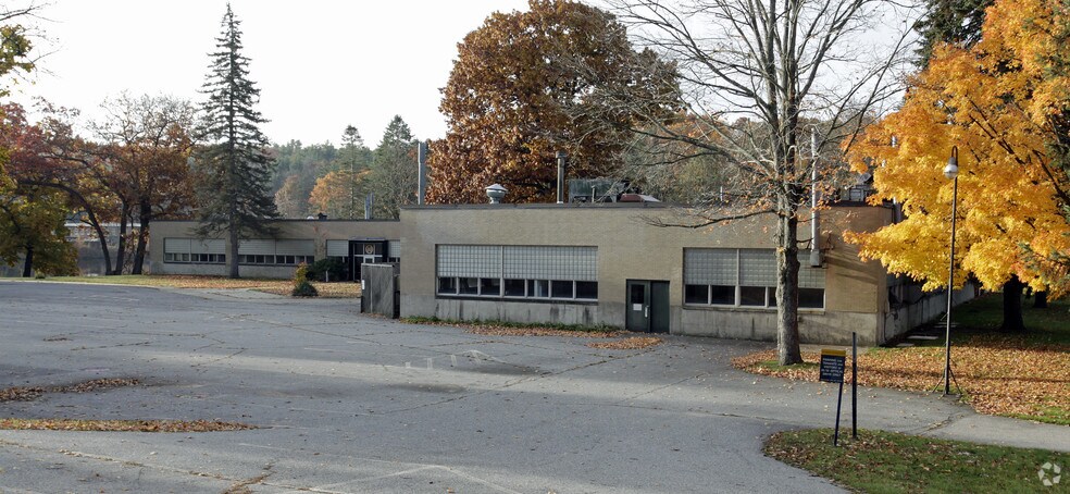 40 Optical Dr, Southbridge, MA à vendre - Photo du bâtiment - Image 2 de 2