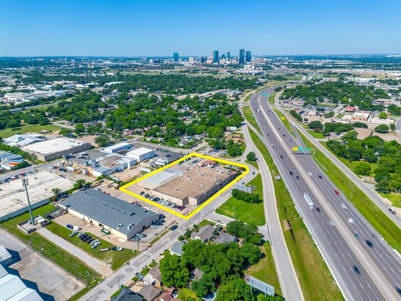 3500 Noble Ave, Fort Worth, TX à louer - Photo du bâtiment - Image 2 de 35