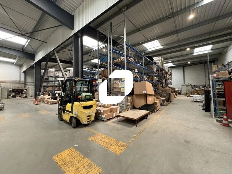 Bureau dans Lesquin à louer - Photo du bâtiment - Image 1 de 11