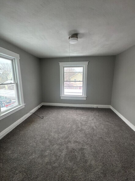 61 Thorp St, Binghamton, NY à vendre - Photo du bâtiment - Image 3 de 12