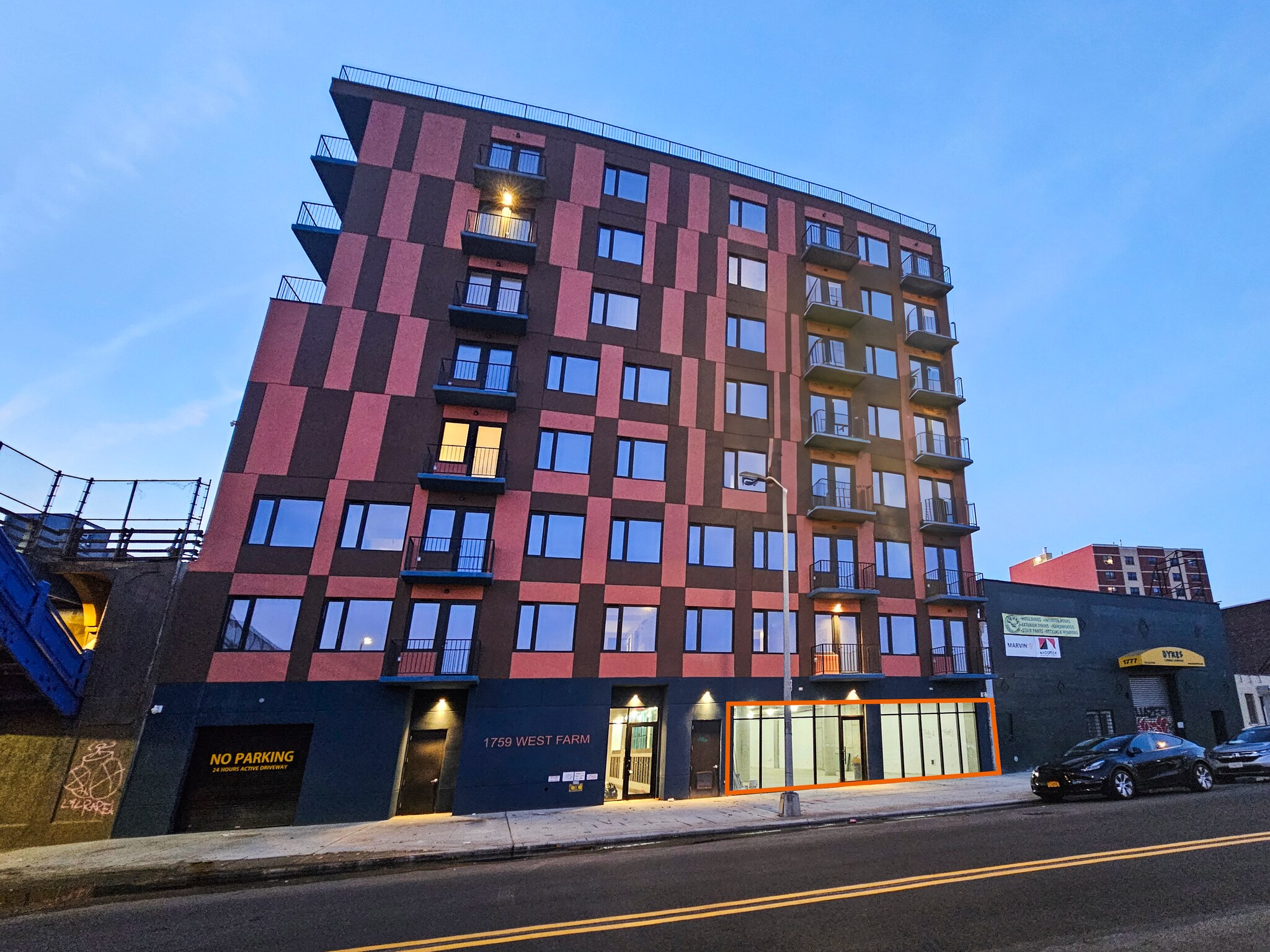 1759-1763 W Farms Rd, Bronx, NY à louer Photo principale- Image 1 de 3