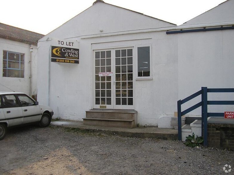 Wilverley Rd, Christchurch à vendre - Photo du bâtiment - Image 2 de 34