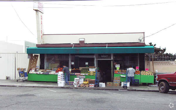 3821 Noriega St, San Francisco, CA for lease - Building Photo - Image 2 of 4