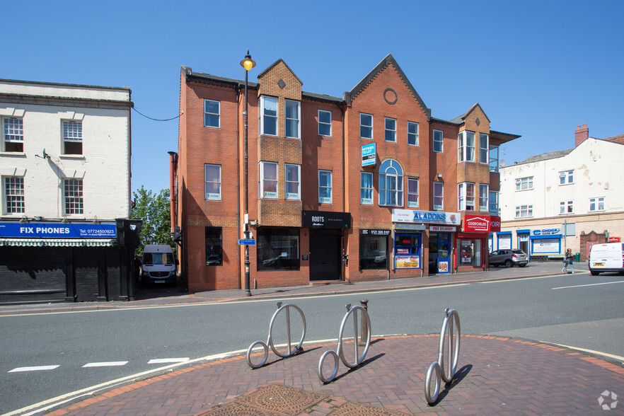 Market Pl, Wednesbury à louer - Photo principale - Image 1 de 14