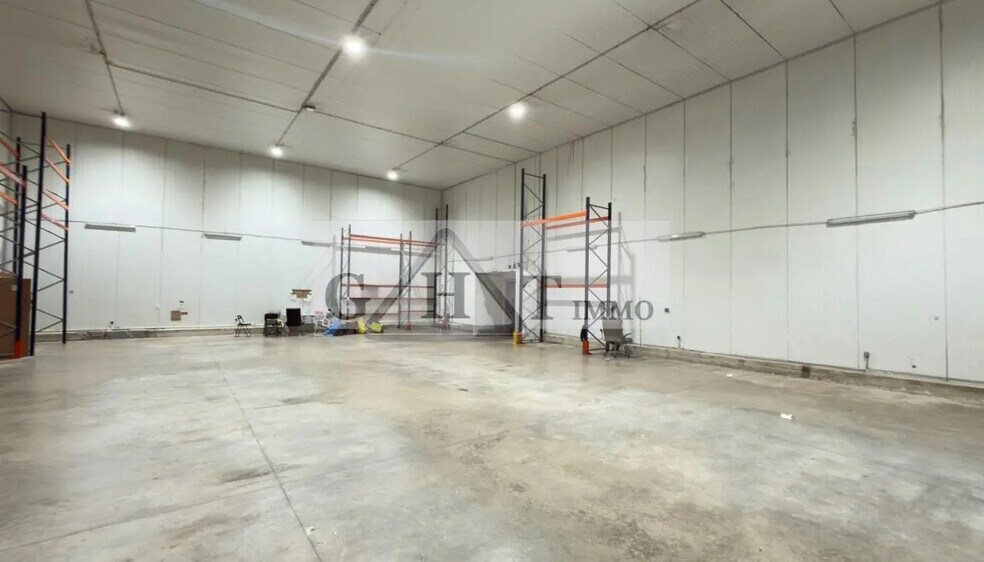 Office in Crégy-lès-Meaux for lease - Interior Photo - Image 2 of 15