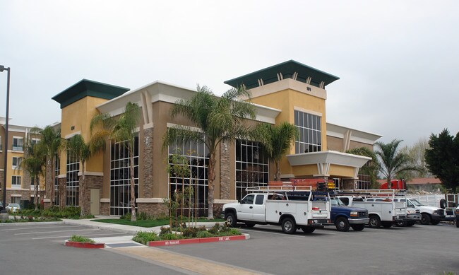 Plus de détails pour 191 N Vineyard Ave, Ontario, CA - Bureau à vendre