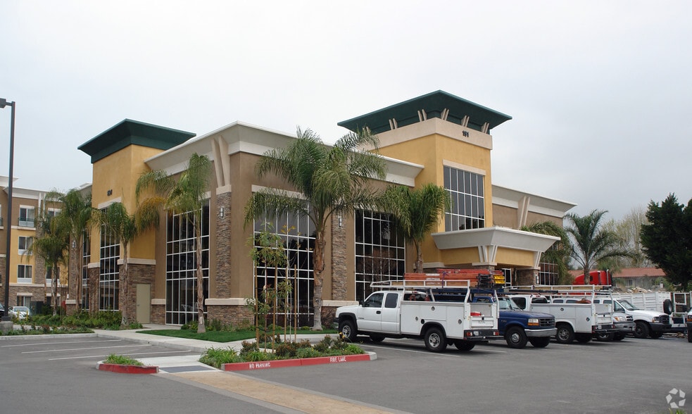 191 N Vineyard Ave, Ontario, CA for sale - Building Photo - Image 1 of 4