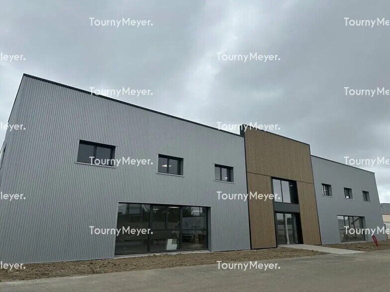 Flex dans Couëron à louer - Photo du bâtiment - Image 1 de 27