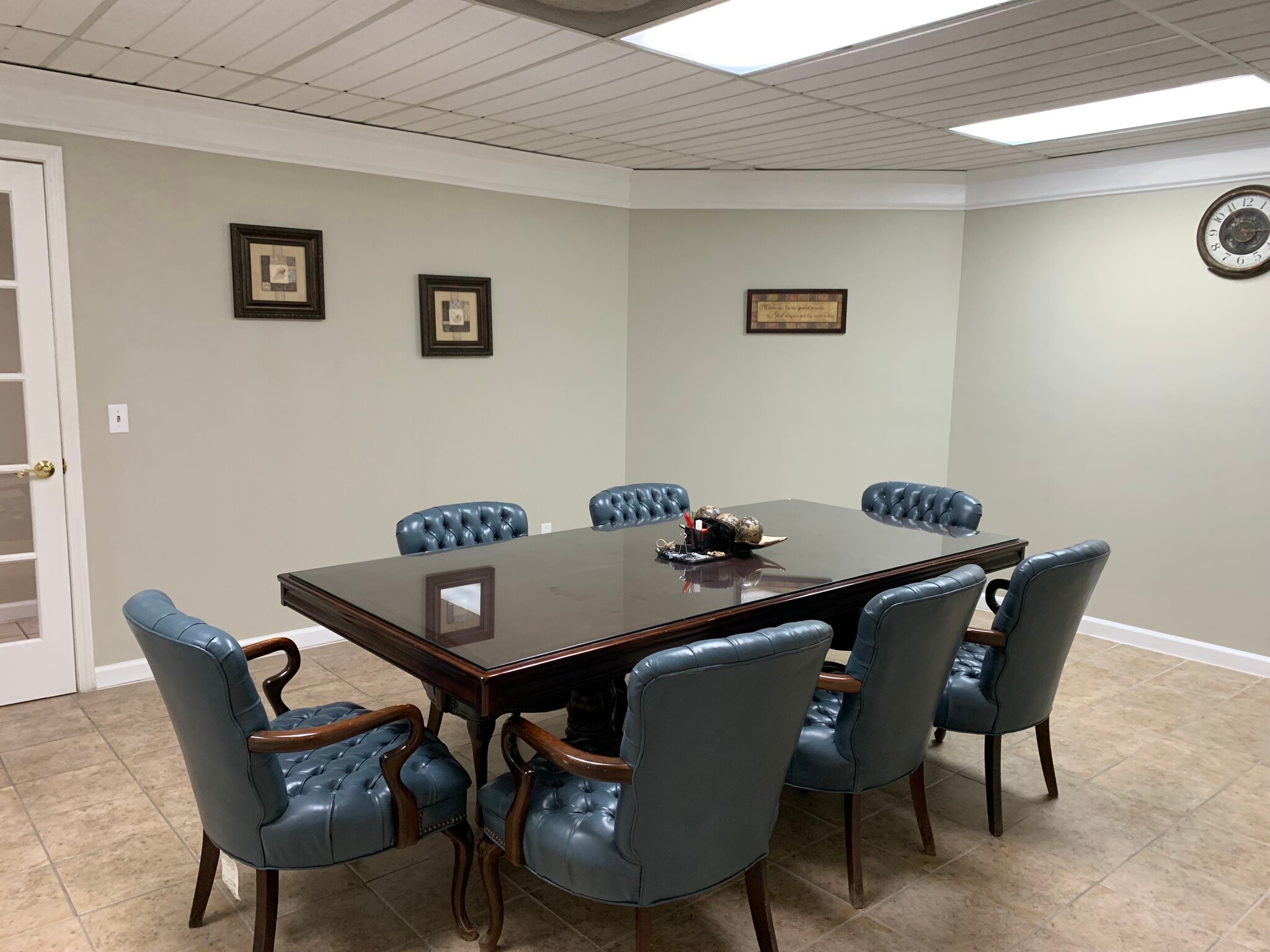 652 Exchange Pl, Lilburn, GA for sale Interior Photo- Image 1 of 4