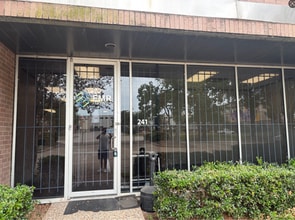 211-285 W Airtex Blvd, Houston, TX for lease Interior Photo- Image 2 of 21