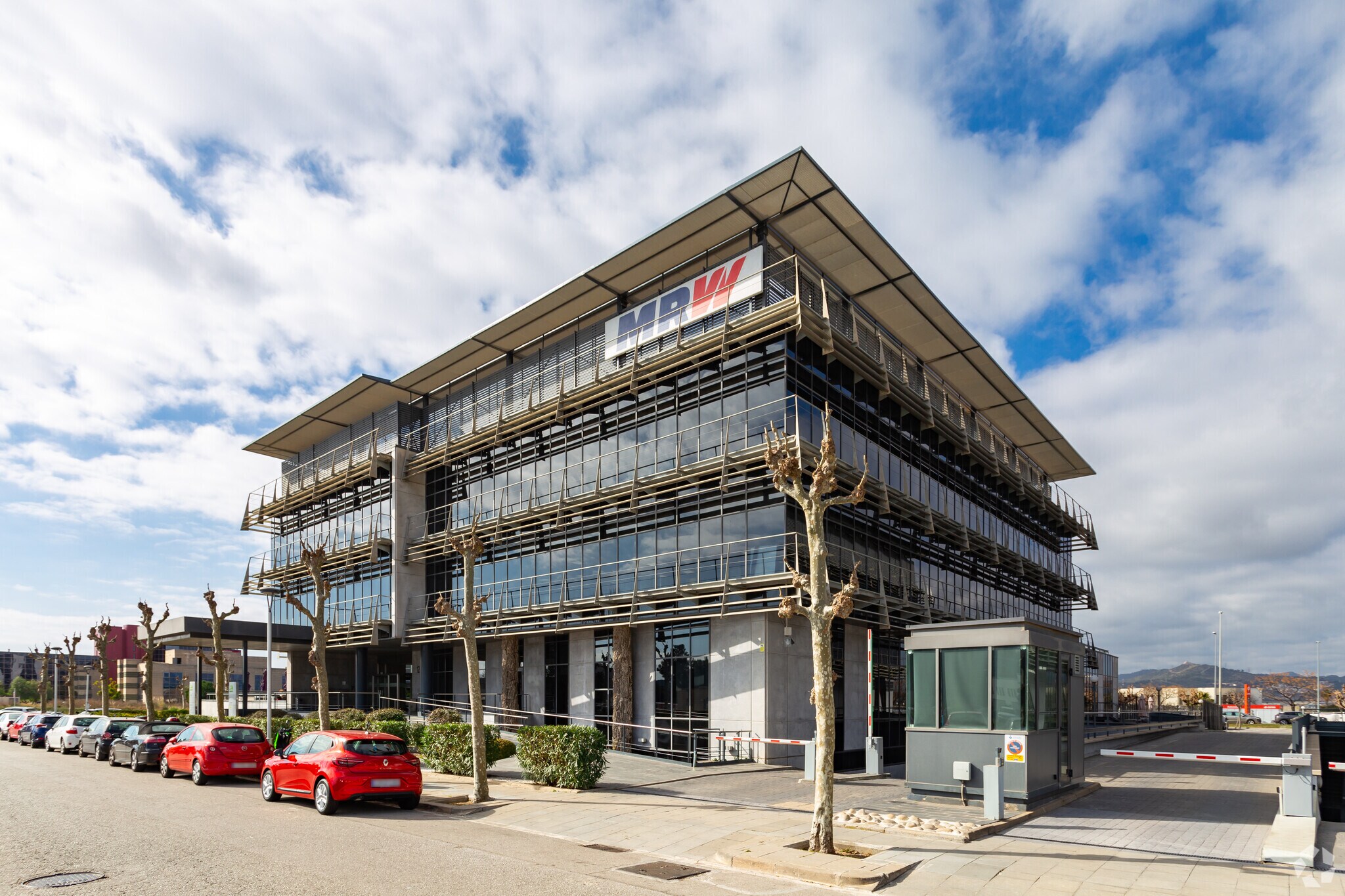 Office in El Prat de Llobregat, Barcelona for lease Primary Photo- Image 1 of 5