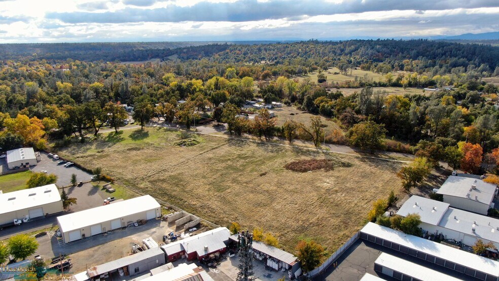 5751 Cedars Rd, Redding, CA for sale - Building Photo - Image 2 of 6