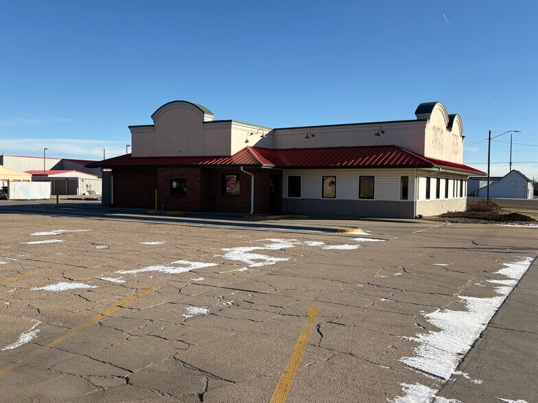 1604 F St, Schuyler, NE à vendre - Photo du bâtiment - Image 3 de 6