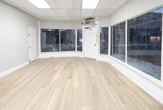 168 Lunenburg St, Fitchburg, MA à louer Photo intérieure- Image 2 de 13