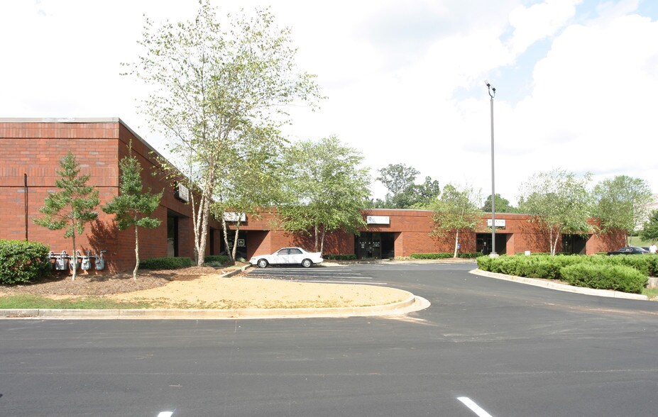 175 Carnegie Pl, Fayetteville, GA à louer - Photo du bâtiment - Image 2 de 6