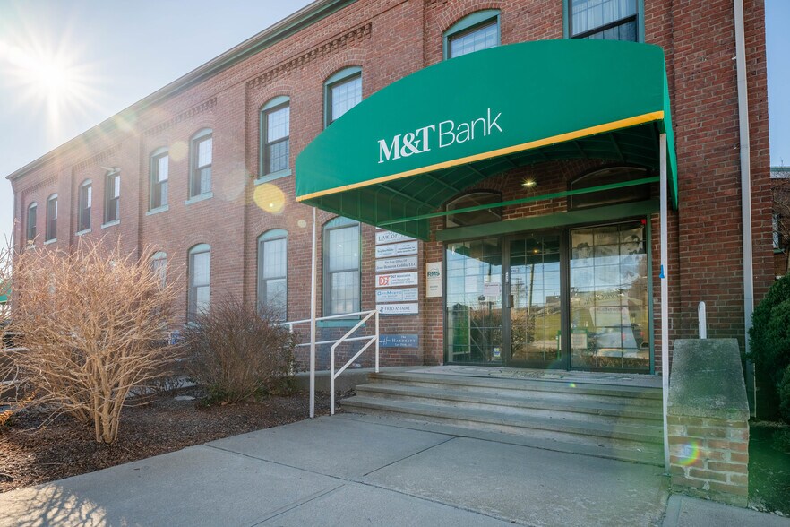 12 Roosevelt Ave, Mystic, CT à louer - Photo du bâtiment - Image 2 de 5