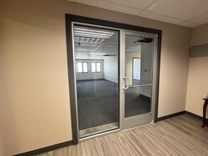 205 N Main St, Bloomington, IL for lease Interior Photo- Image 1 of 7