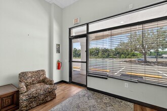1450 E North Blvd, Leesburg, FL for lease Interior Photo- Image 2 of 12