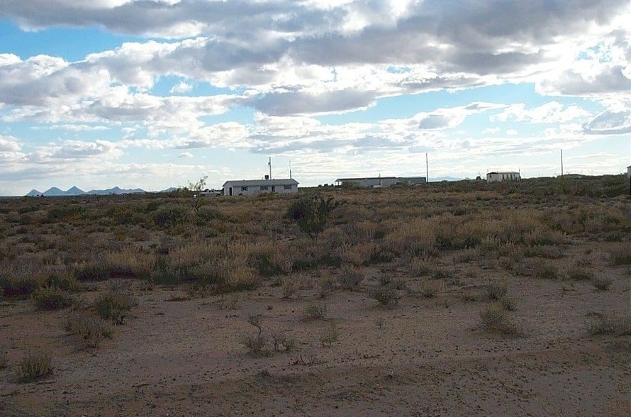 Locust, Deming, NM à vendre - Photo du bâtiment - Image 1 de 1