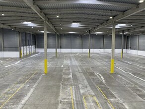 Industriel dans Bobigny à louer Photo intérieure- Image 2 de 14