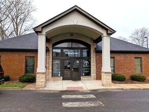 200 Westland Ave S, Gallatin, TN for lease Building Photo- Image 1 of 5