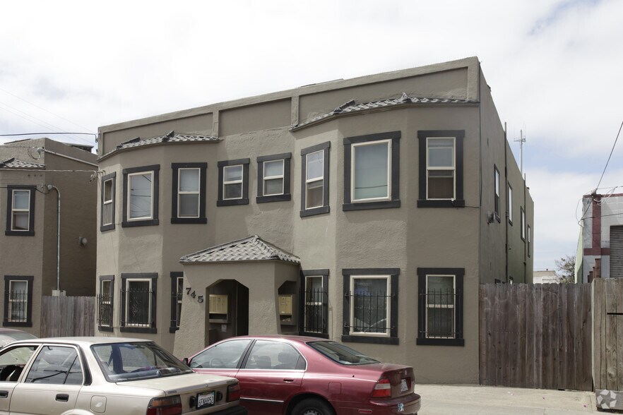 745 E 11th St, Oakland, CA à vendre - Photo du bâtiment - Image 2 de 2