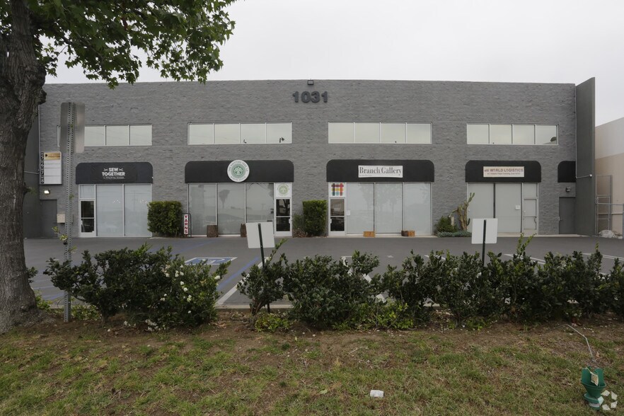 1031 W Manchester Blvd, Inglewood, CA à louer - Photo du bâtiment - Image 1 de 22