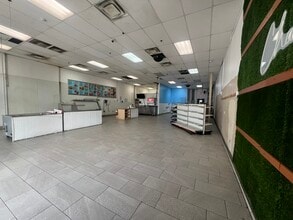 5630 W Camelback Rd, Glendale, AZ for lease Interior Photo- Image 2 of 3