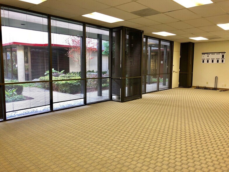 3080 Olcott St, Santa Clara, CA à louer - Photo intérieure - Image 3 de 10