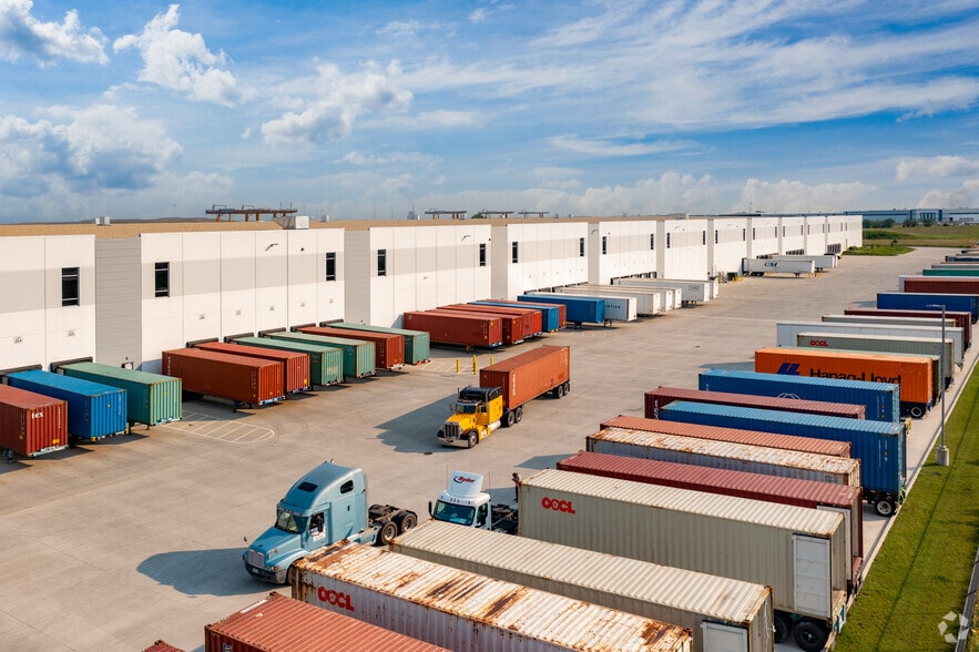 3901 Brandon Rd, Joliet, IL for lease - Building Photo - Image 2 of 5