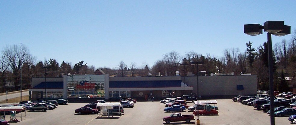 Finney Blvd, Malone, NY à louer - Photo du bâtiment - Image 1 de 2