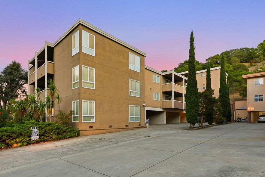 2421 Carlmont Dr, Belmont, CA for sale - Building Photo - Image 3 of 22