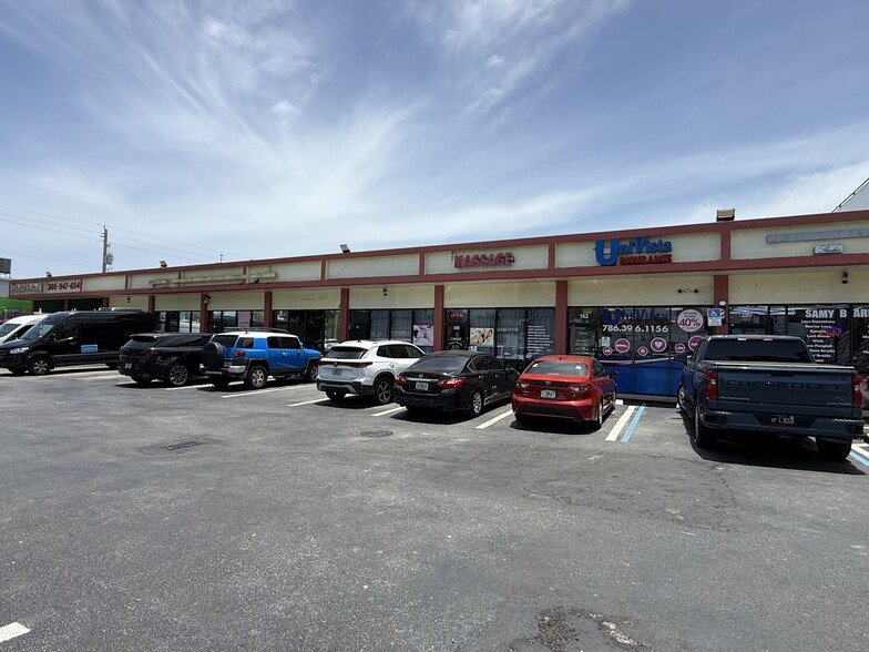 160-178 NE 167th St, Miami, FL for lease - Building Photo - Image 1 of 2