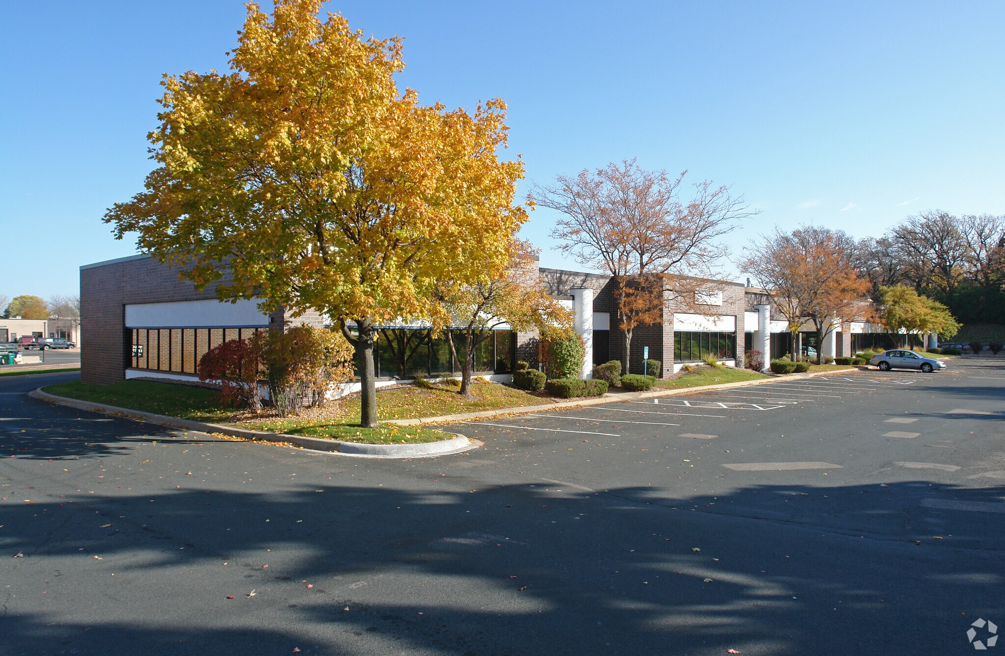 10200 Valley View Rd, Eden Prairie, MN for lease Primary Photo- Image 1 of 7